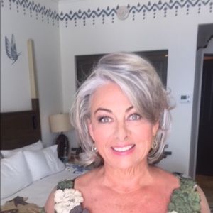 Meet your Posher, Leslie